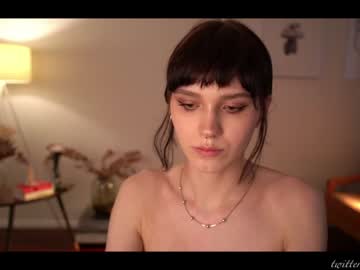 Nude cam girl luna_ai image #4684179