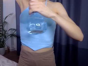 Nude cam girl lil_babe_ image #5522143
