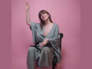 Nude cam girl claire_moulin image #2952752