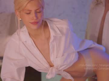 Nude cam girl _2strangers image #2473333
