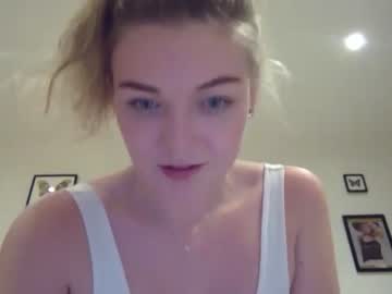 Nude cam girl redroseldn image #3734287