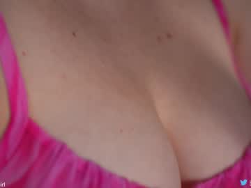 Nude cam girl _blackbee_ image #3737253
