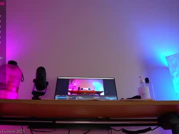 Nude cam girl oxlemon image #4170826