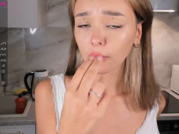 Nude cam girl mila_vita image #5299749