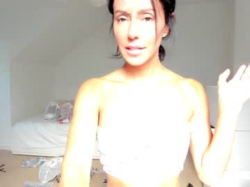 Nude cam girl miiiawallace image #2754830