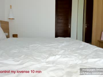 Nude cam girl carolinaherera image #2424207