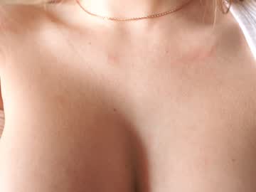 Nude cam girl annrainbow image #4151381