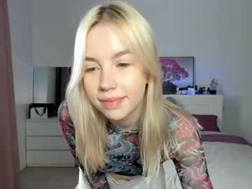 Nude cam girl _emiliaaa image #4236445