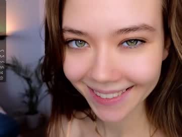 Nude cam girl lil_babe_ image #5508609