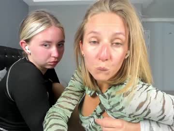 Nude cam couple mrs_kiss_vhs image #4086051