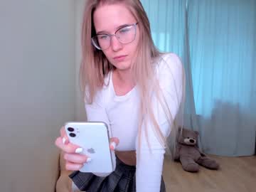 Nude cam girl yana_squrel_22 image #1916387