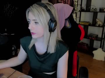 Nude cam girl kimilee22 image #4606204