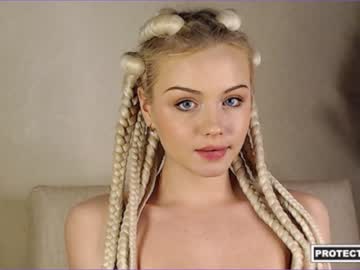 Nude cam couple beatris_mils image #1768032