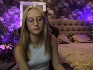 Nude cam girl angeellina image #2908939