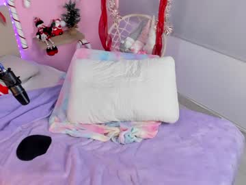 Nude cam girl little_effy18 image #3246879