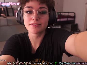 Nude cam girl evelynpiers image #2408795