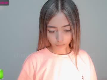 Nude cam girl gummy_bear7 image #828278