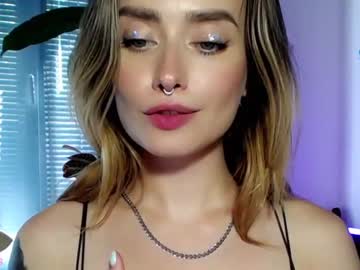Nude cam girl _yvie_ image #2275711