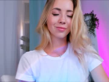 Nude cam girl emmi_rosee image #2232640