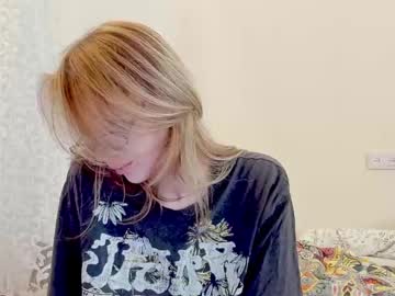 atmospherra nude girls camming