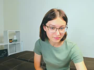 Nude cam girl emma__ellis image #2260345