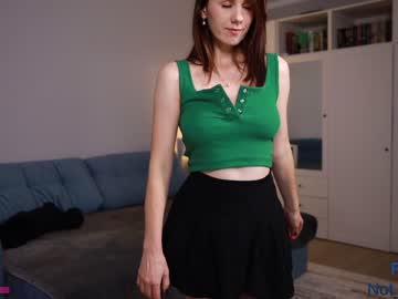 Nude cam girl _blackbee_ image #2793708