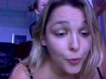 Nude cam couple bittybuff131 image #2467636