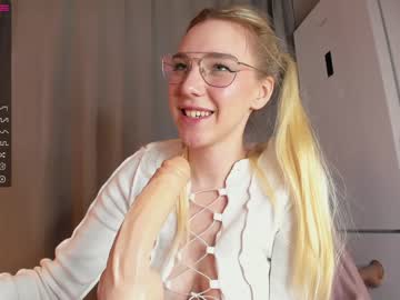 Nude cam girl nerdy_freyua image #4998641