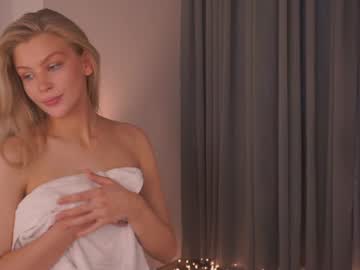 Nude cam girl _2strangers image #350005