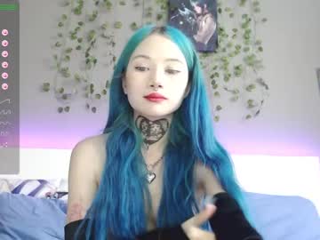 Nude cam girl le_chan image #2218550