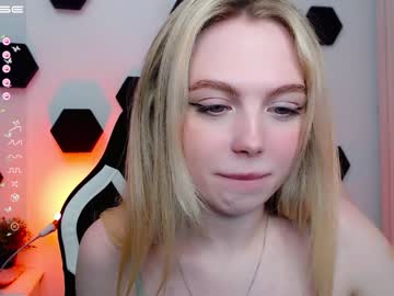 Nude cam girl small_blondee image #3859375