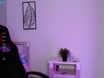 Nude cam girl small_blondee image #3747203