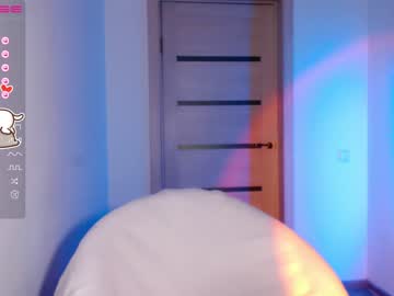 Nude cam girl small_blondee image #3180711