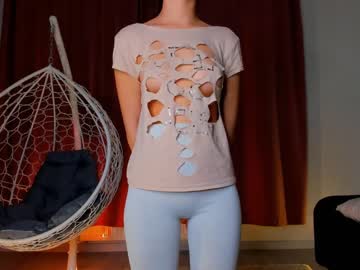 Nude cam girl emilybatee image #3976456