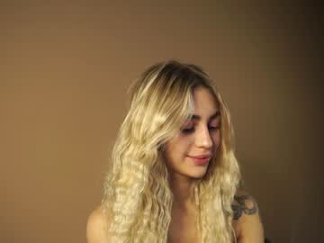 Nude cam girl cuteelsa_ image #5319443