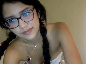 Nude cam girl laligomez image #4195672