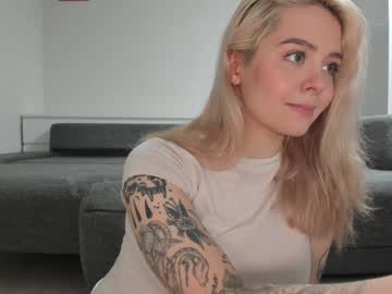 Nude cam girl honey_sunshine image #2177512