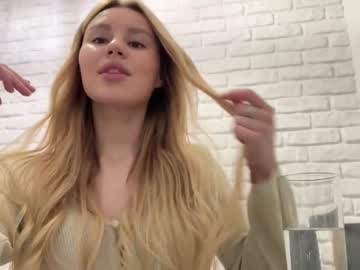 Nude cam girl riley_ly image #4519866