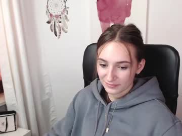 Nude cam girl lili_petit image #3100945