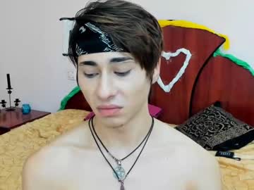 Nude cam man kevin_hug image #2476705