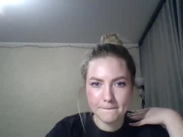 Nude cam girl aksssgirl image #3733132