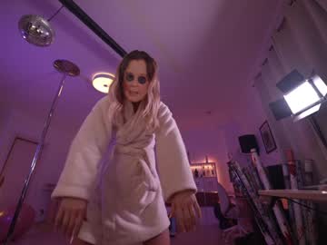 Nude cam girl hannahjames710 image #3570057