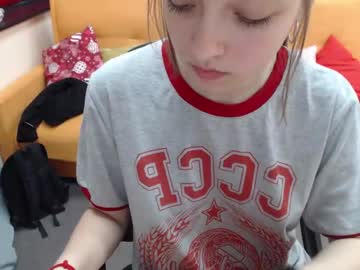 Nude cam girl caramelelechka image #1975354