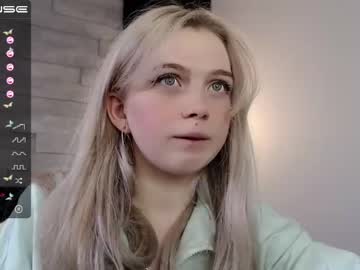 Nude cam girl small_blondee image #1605036