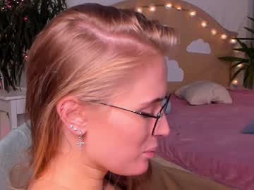 Nude cam girl linellali image #2643963