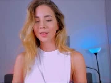 Nude cam girl emmi_rosee image #3253233