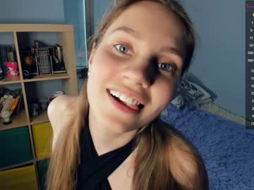Nude cam girl youne_and_beautiful image #4324320