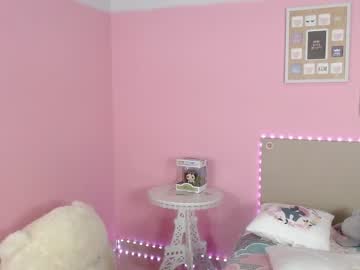 Nude cam girl little_effy18 image #1812246