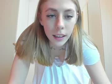Nude cam girl _strawbeerry_ image #4326059